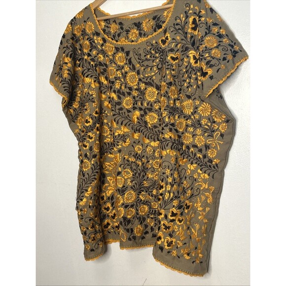 Embroidered Plus Size Top Floral Boxy Tan Yellow 9” Arm Hole 32” Pit To Pit - Picture 3 of 4